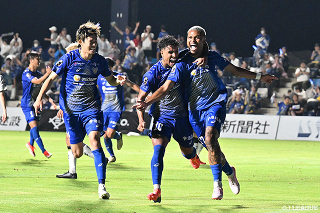 4戦全勝の今治が2位に浮上。無敗で乗り切った北九州が上位争いに名乗り【マンスリーレポート（7月）：明治安田Ｊ３】