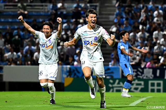 広島は12試合ぶりに黒星を喫するも首位の座を死守。監督交代も実らず、鳥栖が初のJ2に降格【マンスリーレポート(10月):明治安田J1】