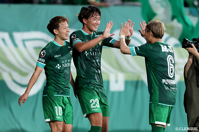 東京Vが浦和、新潟を連破し、前月からの6位をキープした