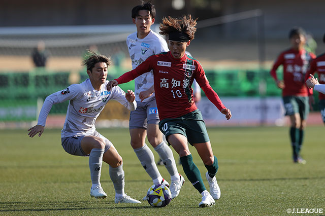 高知のホーム開幕戦は鳥取とドロー決着 八戸、金沢が今季の初陣を白星で飾る【サマリー：明治安田Ｊ３ 第2節】
