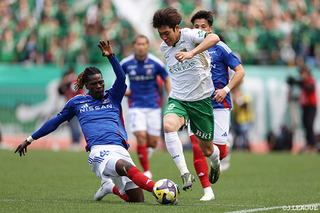 互いに1点が遠くスコアレス決着 横浜FMは3試合勝利なし、東京Vは3戦連続ドローに【サマリー:明治安田J1 第9節】