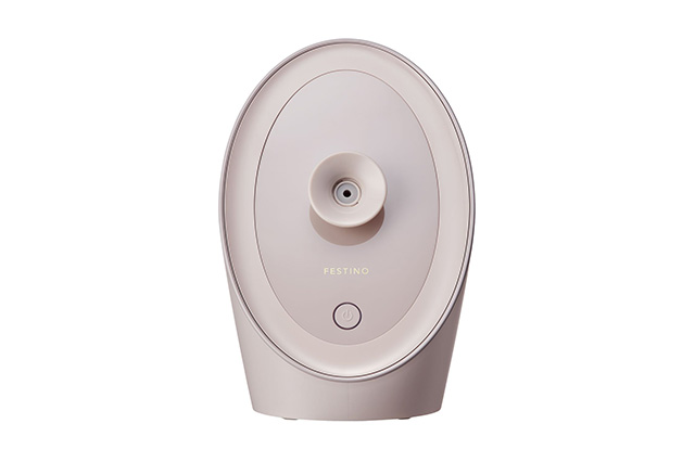 温ナノミストでうるおい上手な肌へ。ナノサイズの温かいスチームで、肌奥までたっぷりうるおいをチャージ。