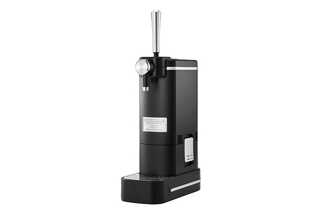 ハーフ＆ハーフのビールやビールベースのカクテルが簡単に作れて、クリーミーな泡が味わえる卓上ビアサーバー。