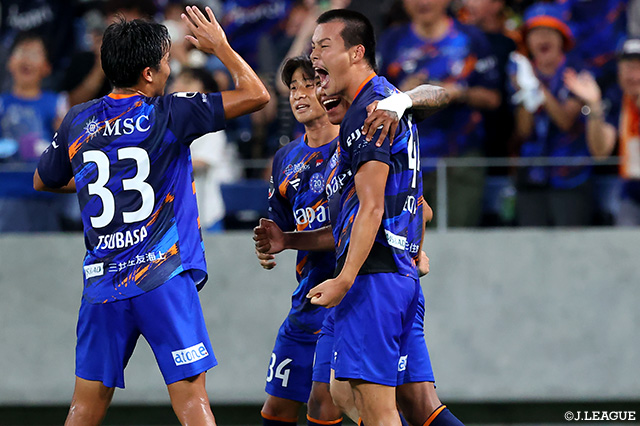 長崎は25節の札幌戦から4連勝を達成し、前月終了時の8位から一気に3位に浮上した