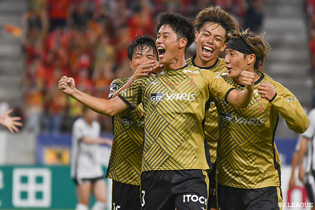 前節岡山を下し7試合ぶりに勝点3を手にした名古屋は、2戦連発の佐藤 瑶大が今節も結果を残せるか