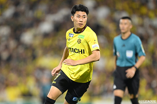 2位の柏は先週に行われたルヴァンカップのファイナルでは広島に敗れ悔しさを味わっただけに、リーグ制覇への想いをより強くしているはずだ。広島相手に一矢を報いた細谷 真大がリーグ戦でも結果を残せるか