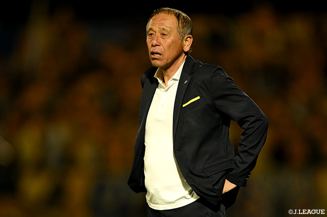 小林監督は昨季途中より指揮を執り、今季の明治安田Ｊ３リーグで17勝7分14敗（7位）の成績でした