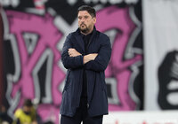 パパス監督は今季就任し、明治安田Ｊ１リーグで14勝10分14敗（10位）の成績でし