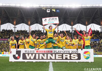 1-0で勝利した千葉は17年ぶりにJ1復帰を成し遂げている