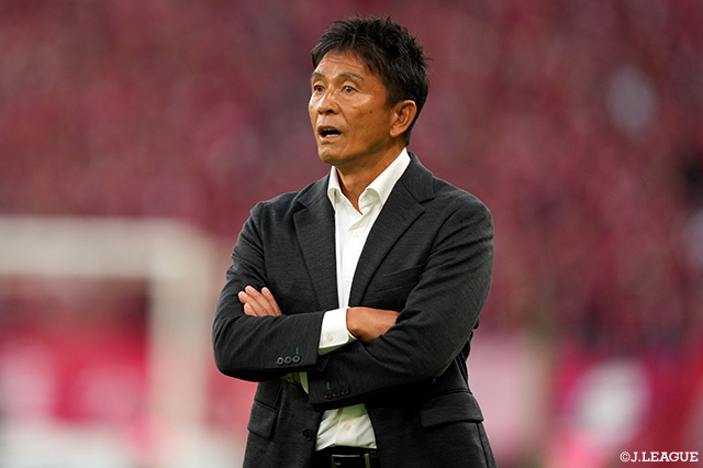 城福監督は2022年より指揮を執り、今季の明治安田J1リーグで11勝10分17敗(17位)の成績でした