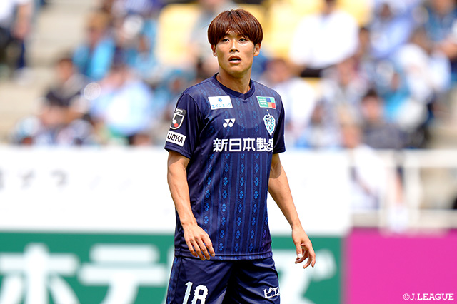 岩崎は2024年より福岡に在籍し、今季の明治安田Ｊ１リーグで34試合・1得点の成績でした