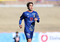 山口は、奈良よりMF中島 賢星が完全移籍で加入することを発表しました