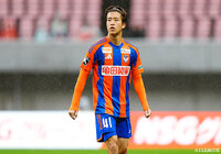 長谷川は2024年より新潟に在籍し、今季の明治安田Ｊ１リーグで38試合・7得点の成績でした