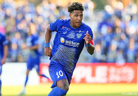 マルクス ヴィニシウスは2022年より今治に在籍し、昨季の明治安田Ｊ２リーグで36試合・17得点の成績でした