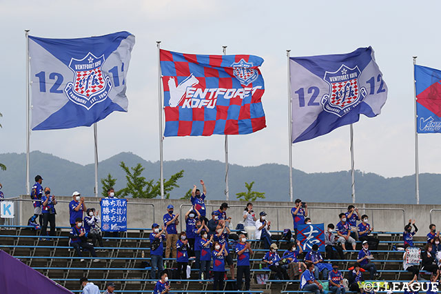 甲府は5日、日本体育大に所属するFWスタチオーリ ミケーレの加入が内定したことを発表しました