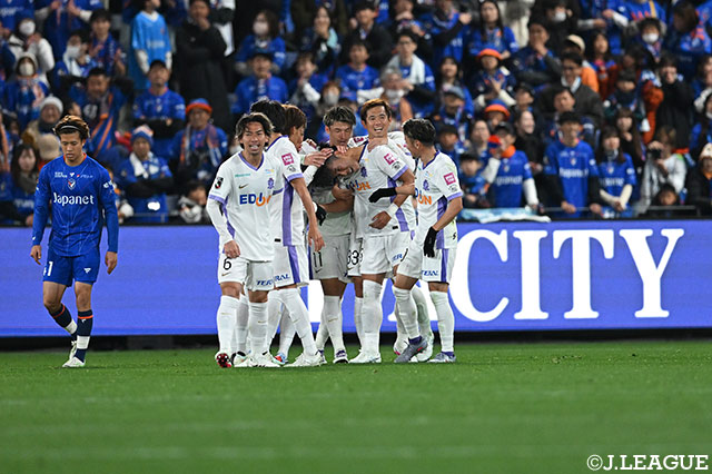 長崎の本拠地に乗り込んだ広島は、3-1で快勝を収めた