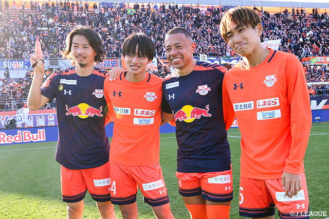 大宮はカプリーニのハットトリックを含む6-0と大勝を収めた