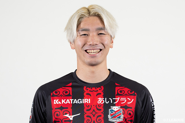 中村は左膝後十字靭帯不全および、外側半月板損傷と診断され、札幌市内の病院で手術を行っています