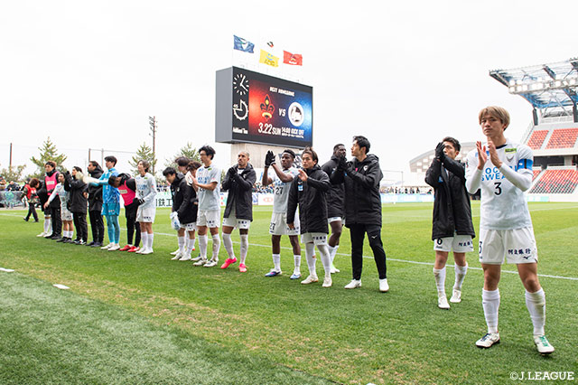 ルーカス バルセロスの5戦連続弾などで勝利した徳島が首位に浮上した