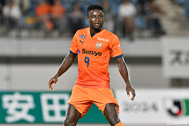 アブドゥル アジズ ヤクブは2024年に清水に加入し、昨季より青島西海岸足球倶楽部へ期限付き移籍していました