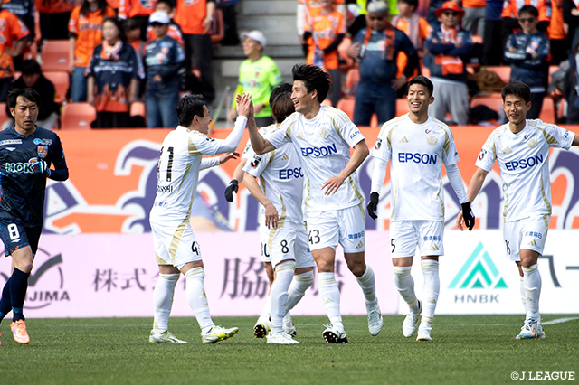 松本が怒涛のゴールラッシュで長野に5-0で大勝した