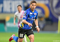 大分トリニータは15日、MFパトリッキ ヴェロンの負傷を発表しました