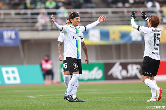 2発快勝を収めた湘南が暫定ながらグループ首位に浮上した