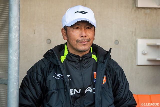 藤本監督は昨季より指揮を執り、今季の明治保田Ｊ２・Ｊ３百年構想リーグでは0勝8敗の成績でした