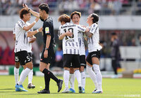 4-1と大勝を収めた神戸が3連勝で首位の座を守った