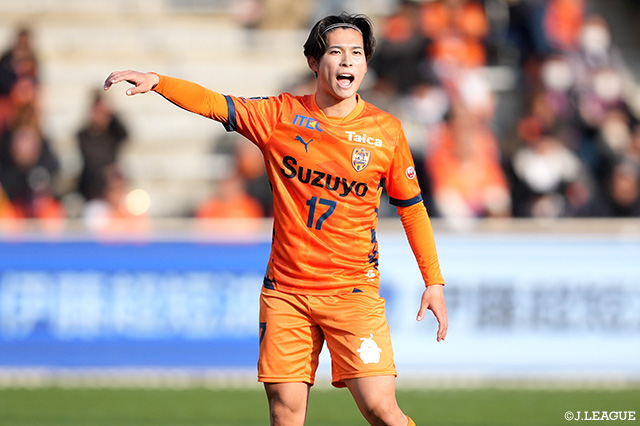 クラブを通じて弓場は次のようにコメントしています