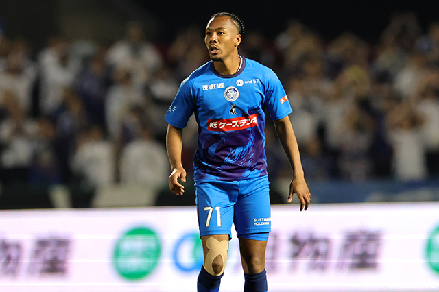 フォファナ マリックは右ハムストリング肉離れと診断されています