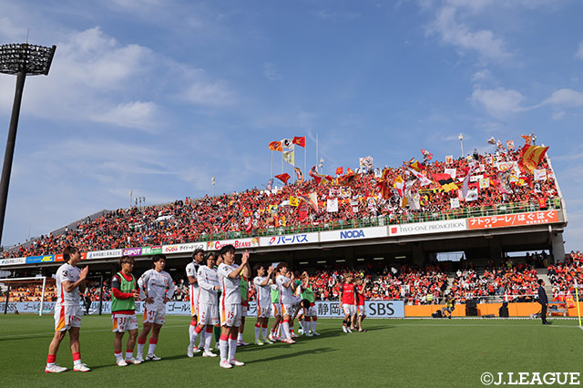 2-0と快勝を収めた名古屋は2連勝で2位に順位を上げている