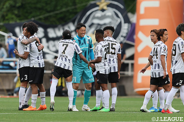 福岡の本拠地に乗り込んだ神戸は、マテウス トゥーレルのゴールを守り抜き、1-0で勝利。勝点を35に伸ばし、グループ首位を決めた