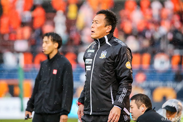 大嶽監督は今季より指揮を執り、明治安田J2・J3百年構想リーグで6勝(1PK勝)12敗(2PK負)の成績となっています