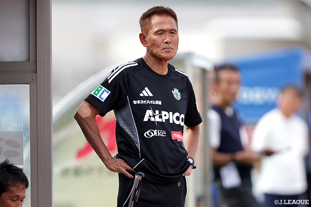 石﨑監督は今季就任し、明治安田J2・J3百年構想リーグで8勝(2PK勝)10敗(4PK敗)の成績でした
