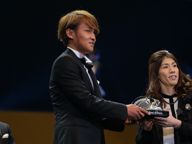 【2014年Ｊリーグアウォーズ】ベストイレブンに選出された宇佐美（Ｇ大阪）（5/7）