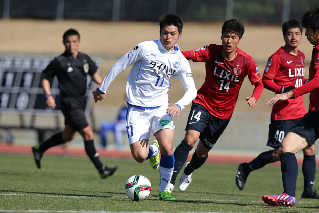 【ＪＳＮＹＣ２０１５ 鹿島vs大分】ドリブルで打開を図る為田。この日は先制ゴールも記録した（２／６）