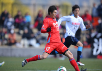 【ＪＳＮＹＣ２０１５ 磐田vs熊本】シュートを放つ齊藤（熊本）（９／１２）