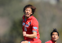 【ＪＳＮＹＣ２０１５ 磐田vs熊本】途中出場、巻（熊本）のヘディング（７／１２）