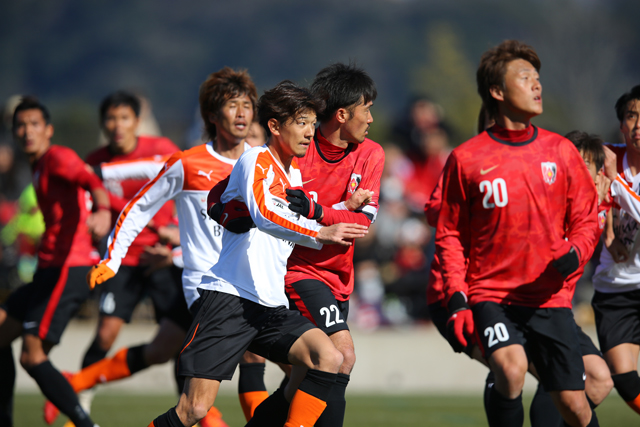 【ＪＳＮＹＣ２０１５ 清水vs浦和】ボールを奪い合う両チーム（７／１２）