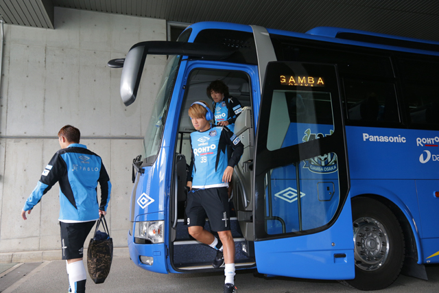 【ＦＸＳＣ２０１５ Ｇ大阪 前日練習】バスから降りる宇佐美貴史選手（２０／２３）