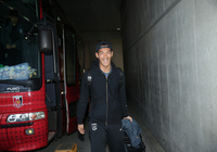 【ＦＸＳＣ２０１５ 浦和 前日練習】笑顔でバスから降りた槙野智章選手（１５／１９）