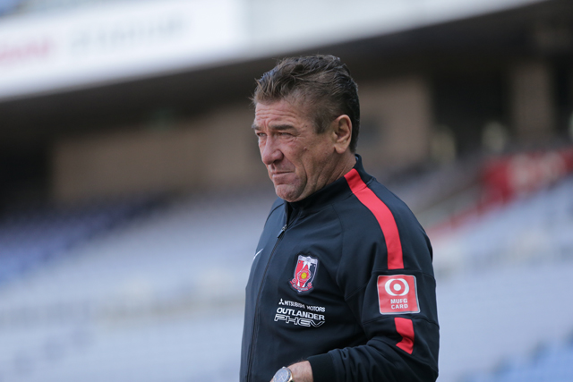 【ＦＸＳＣ２０１５ 浦和 前日練習】選手たちを見守るミハイロ・ペトロヴィッチ監督（６／１９）