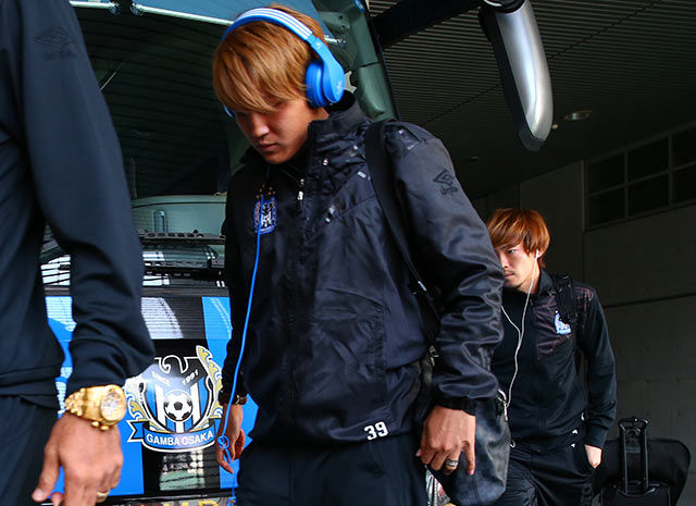 【ＦＸＳＣ２０１５ Ｇ大阪vs浦和　試合前】会場入りする宇佐美（Ｇ大阪）（８／２３）