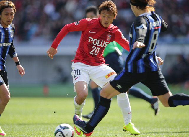 【ＦＸＳＣ２０１５ Ｇ大阪vs浦和】ドリブル突破を見せる李（浦和）（２０／３０）