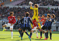 【ＦＸＳＣ２０１５ Ｇ大阪vs浦和】ハイボールをキャッチする東口（G大阪）（１８／３０）