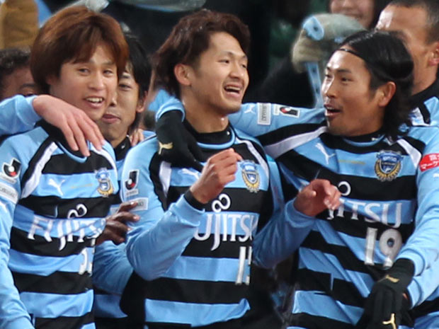 【２０１２シーズン開幕戦プレイバック 川崎Ｆvs新潟】11分に幸先良く先制点を決めた實藤（川崎Ｆ）（７／９）