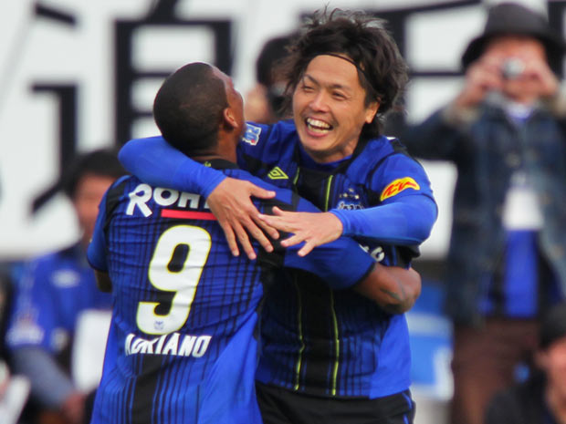 【２０１１シーズン開幕戦プレイバック Ｇ大阪vsＣ大阪】アドリアーノ（左）と遠藤（右）のゴールで大阪ダービーを制したＧ大阪（２／９）