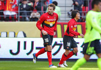 【２０１１シーズン開幕戦プレイバック 名古屋vs横浜ＦＭ】試合終了直前に同点ゴールを決めたケネディ（名古屋）（１／９）