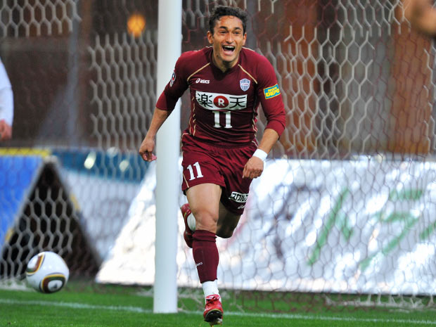 【２０１０シーズン開幕戦プレイバック 神戸vs京都】2得点の大活躍を見せたポポ（神戸）（８／９）